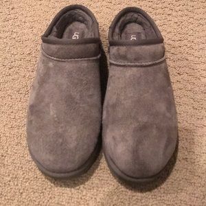 Ugg slippers size 10 worn a few times